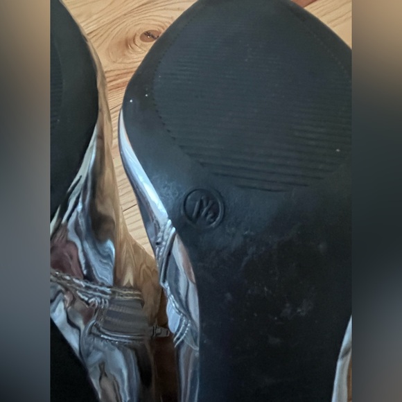 Silver pointed toe heeled boots - size 7 1/2 - Picture 3 of 6